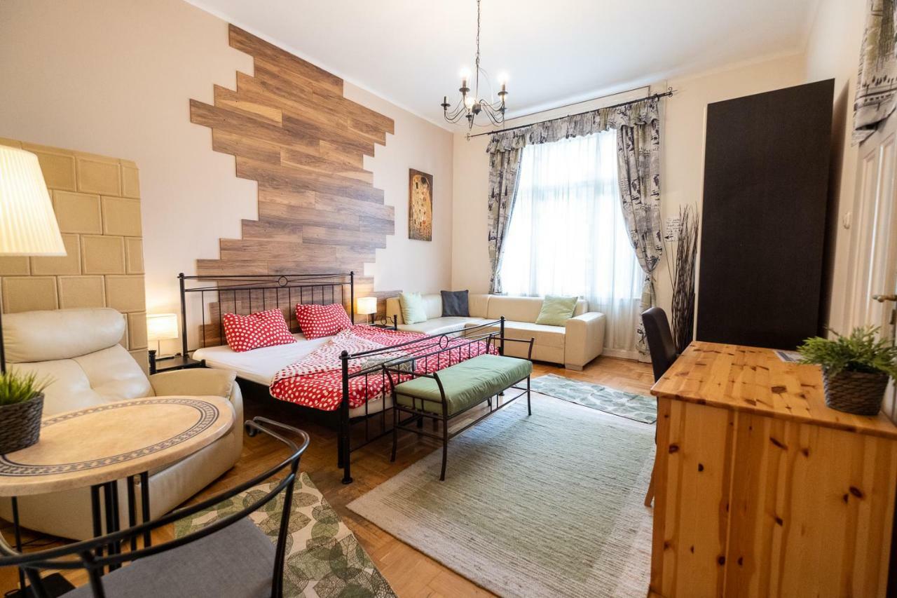 Acacia Hostel Будапеща Екстериор снимка